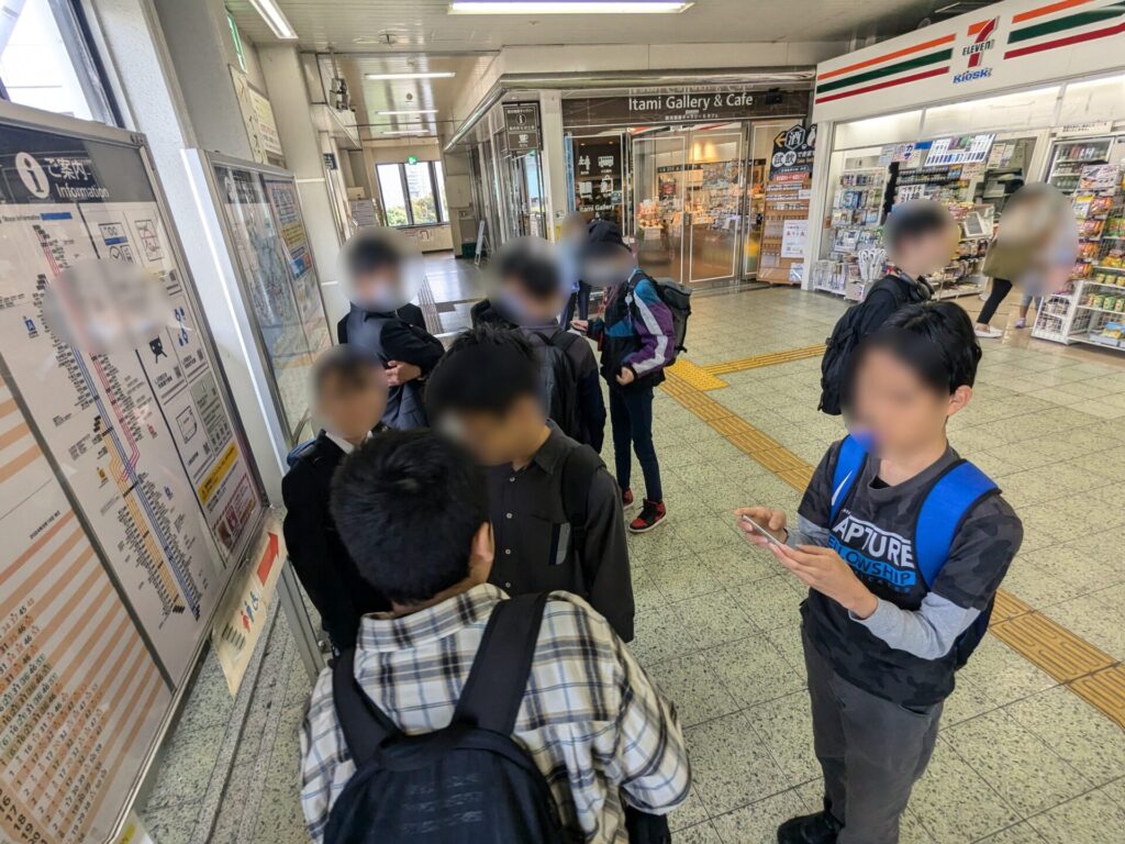 Minecraftカップ 近畿本選当日の伊丹駅で集合したときの様子