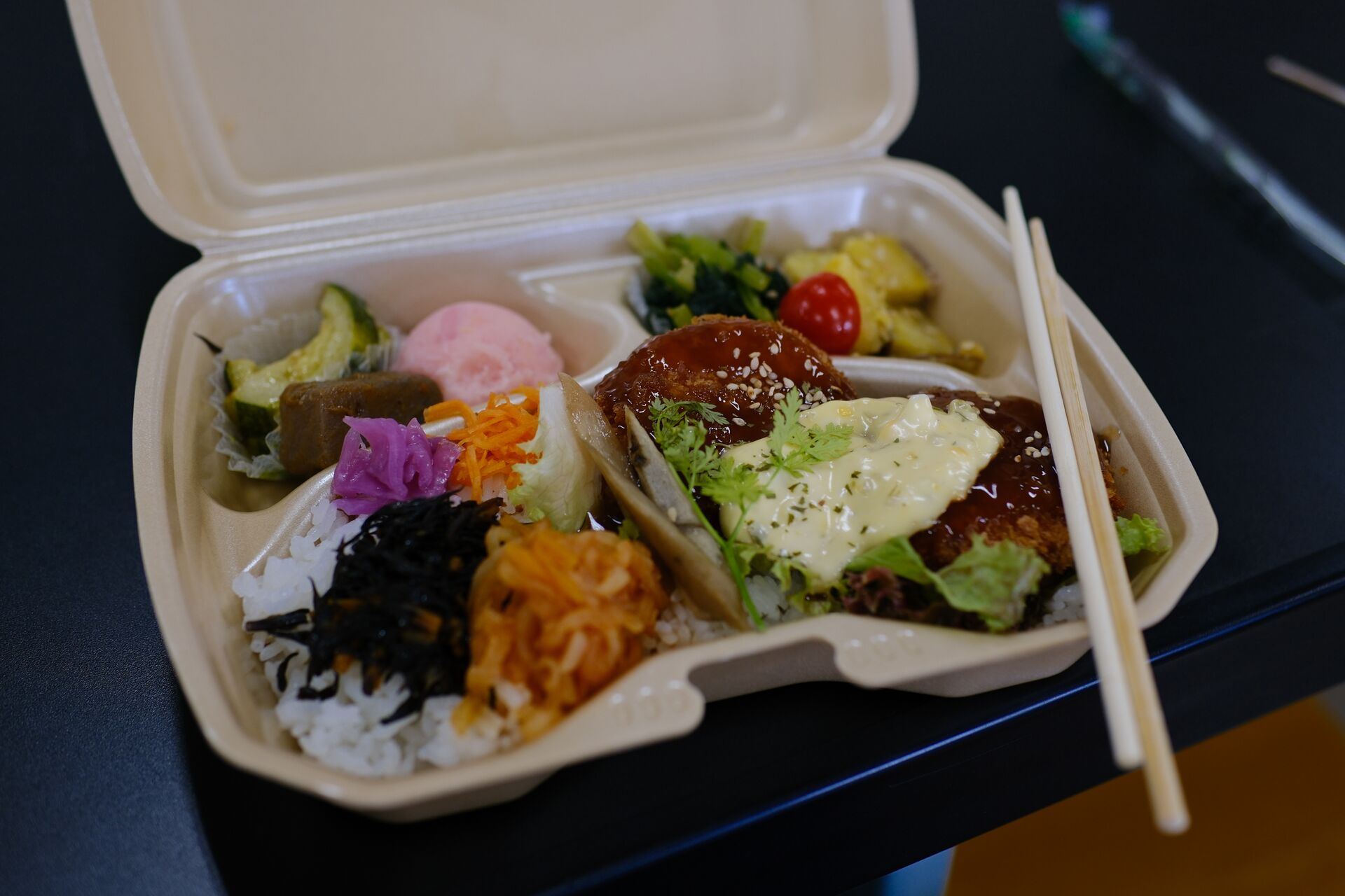 有志昼食会で提供された昼食